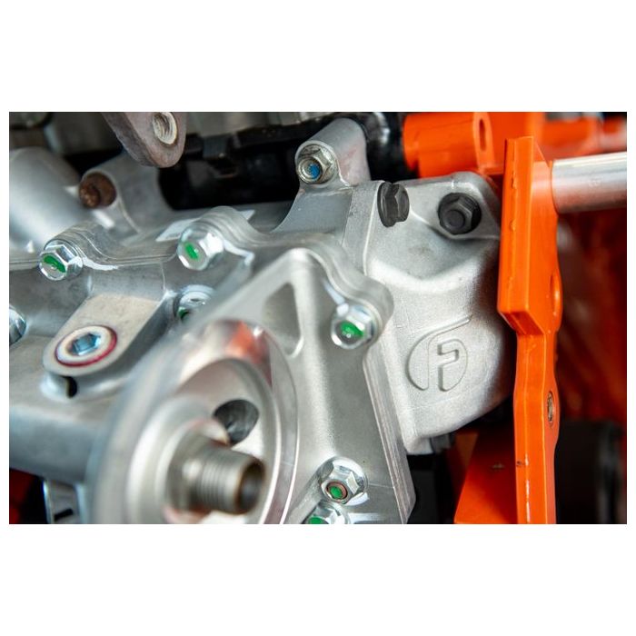 Fleece Performance 01-07 GM Duramax/11-16 GM 2500/3500 Duramax Oil Cooler Adapter Kit